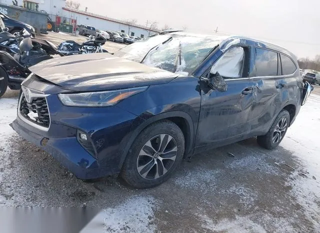 5TDHZRAH4MS521811 2021 2021 Toyota Highlander- Xle 2