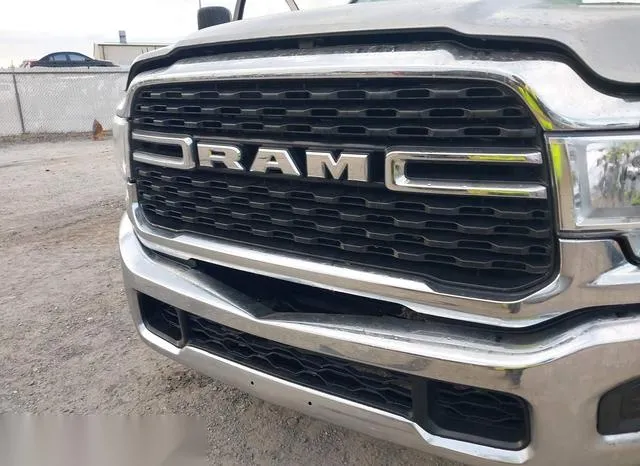 3C6UR5DJ6NG176388 2022 2022 RAM 2500- Big Horn  4X4 6-4 Box 6