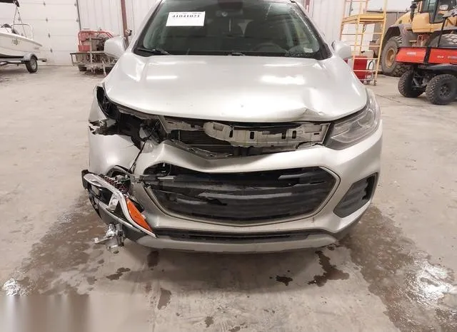 KL7CJPSB8HB133538 2017 2017 Chevrolet Trax- LT 6