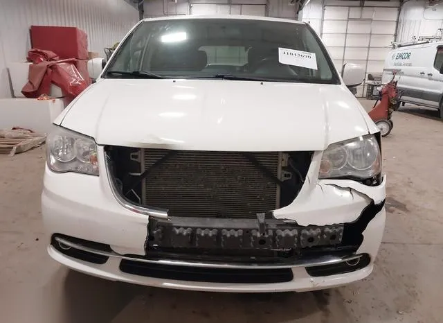 2A4RR5DG0BR782496 2011 2011 Chrysler Town and Country- Touring 6