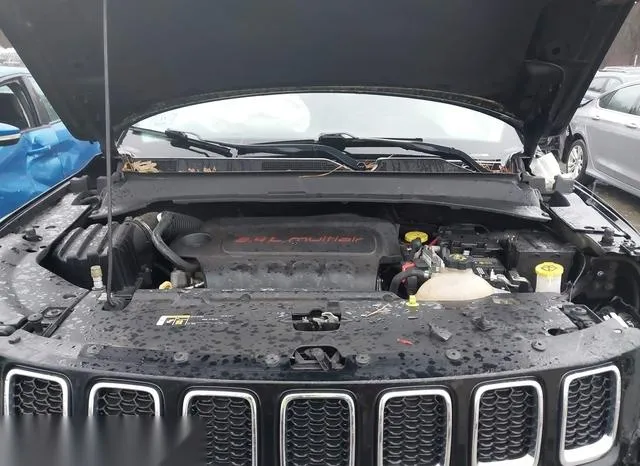 3C4NJDBB2JT160989 2018 2018 Jeep Compass- Latitude 4X4 10