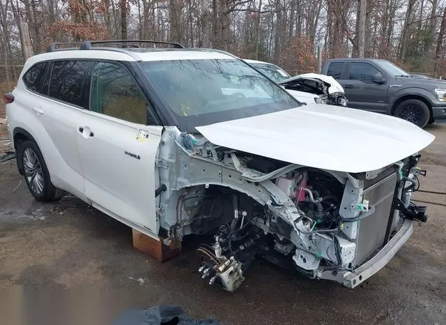 5TDEBRCH1MS057252 2021 2021 Toyota Highlander- Hybrid Platinum 6