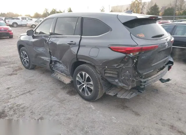 5TDGZRAH1MS089836 2021 2021 Toyota Highlander- Xle 3