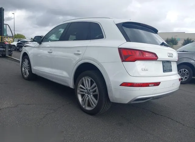 WA1BNAFY2K2087477 2019 2019 Audi Q5- 45 Premium 3