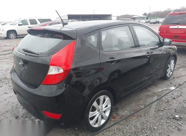 KMHCU5AE5CU039409 2012 2012 Hyundai Accent- SE 4