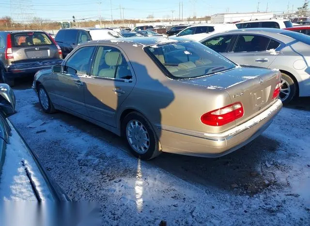 WDBJF65J1YB070077 2000 2000 Mercedes-Benz E 320 3