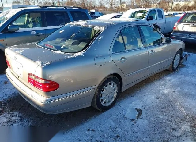 WDBJF65J1YB070077 2000 2000 Mercedes-Benz E 320 4