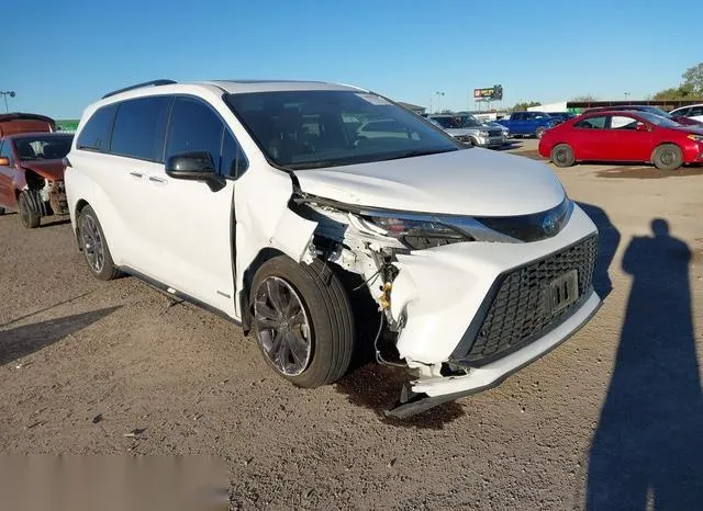 5TDXRKEC2MS051179 2021 2021 Toyota Sienna- Xse 1