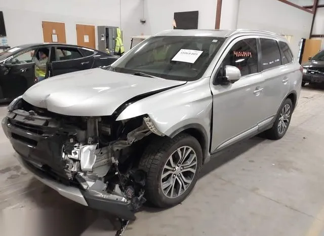 JA4AZ3A3XJZ013513 2018 2018 Mitsubishi Outlander- Sel 2