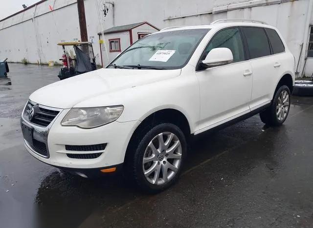 WVGFM77L99D037105 2009 2009 Volkswagen Touareg- V6 Tdi 2