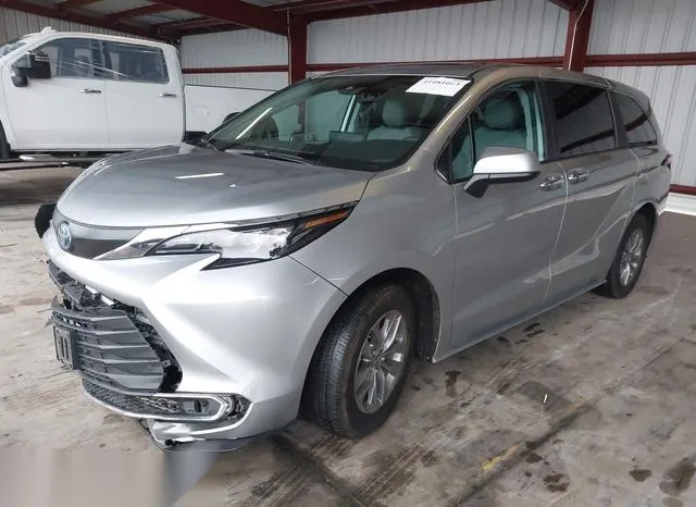 5TDYRKEC8RS188087 2024 2024 Toyota Sienna- Xle 2