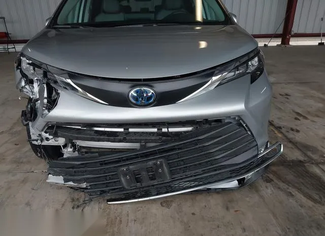 5TDYRKEC8RS188087 2024 2024 Toyota Sienna- Xle 6