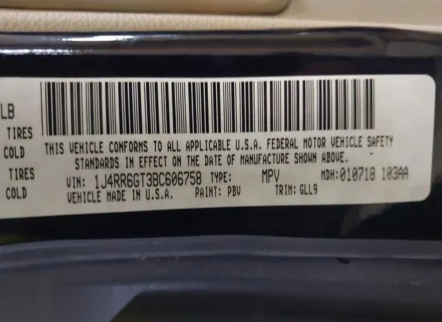 1J4RR6GT3BC606758 2011 2011 Jeep Grand Cherokee- Overland 9