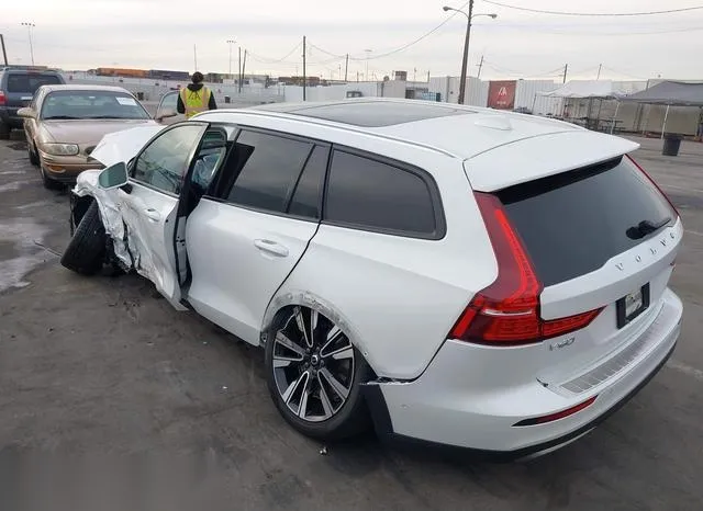 YV4L12WC6P2106214 2023 2023 Volvo V60- Cross Country B5 Ult 3