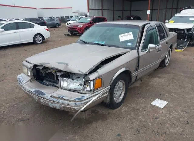 1LNLM82W2RY686215 1994 1994 Lincoln Town Car- Signature/Tou 2