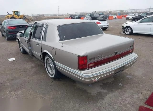 1LNLM82W2RY686215 1994 1994 Lincoln Town Car- Signature/Tou 3