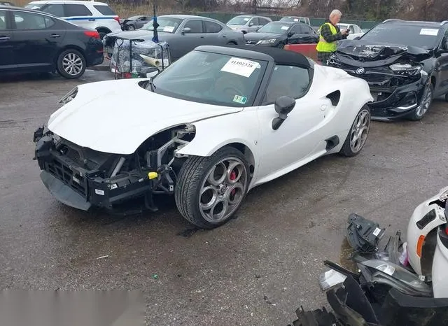 ZARBAAB42JM282475 2018 2018 Alfa Romeo 4c Spider 2