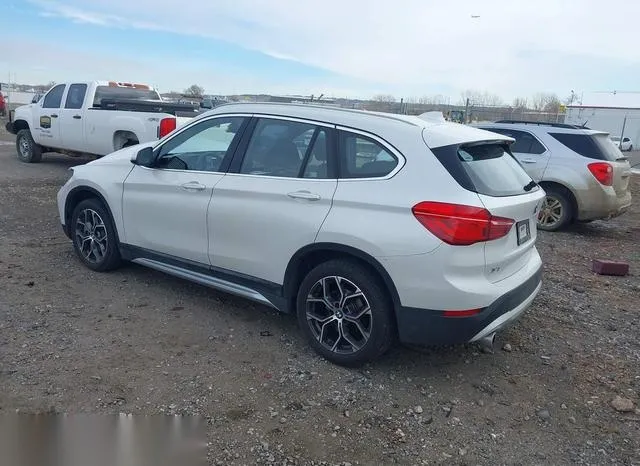 WBXJG9C06M5S06211 2021 2021 BMW X1- Xdrive28I 3