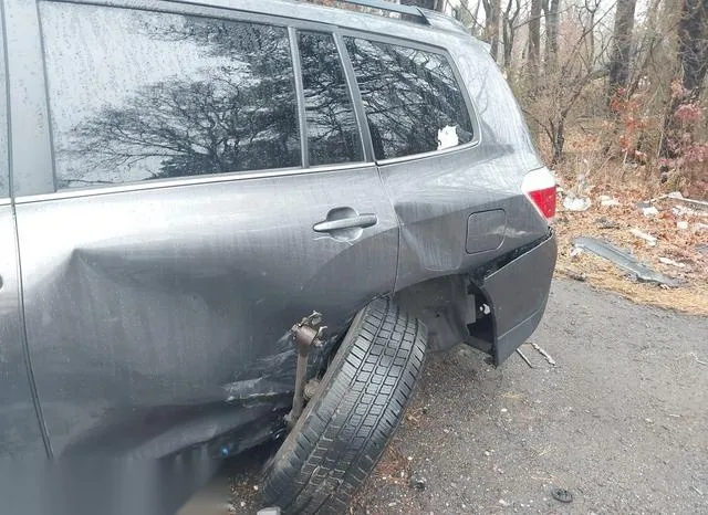 5TDBK3EH9DS255770 2013 2013 Toyota Highlander- Plus/Se 6