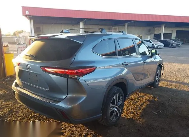 5TDKDRAH9PS032328 2023 2023 Toyota Highlander- Xle 4