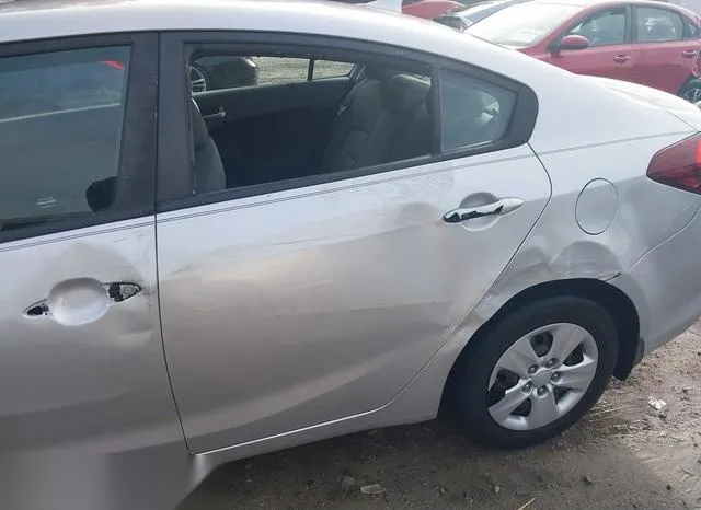 3KPFK4A71JE255837 2018 2018 KIA Forte- LX 6