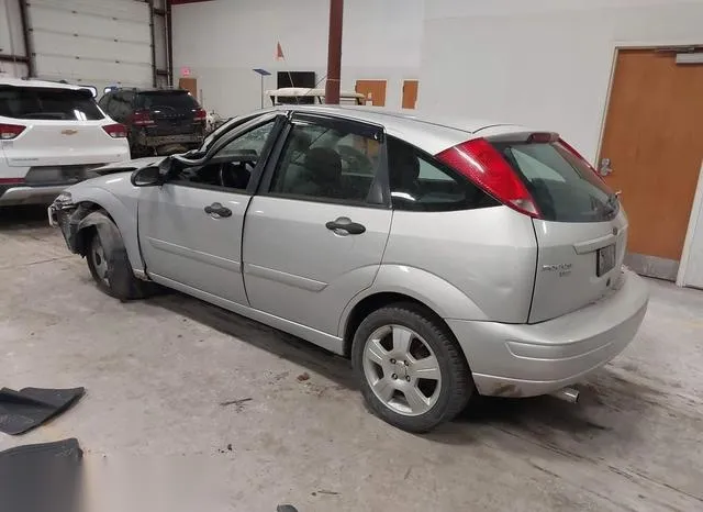 3FAHP37N65R122487 2005 2005 Ford Focus- ZX5 3