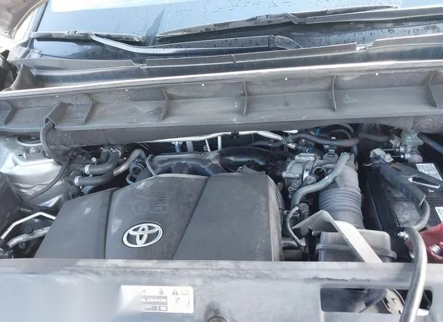 5TDBZRBH6MS135573 2021 2021 Toyota Highlander- LE 10