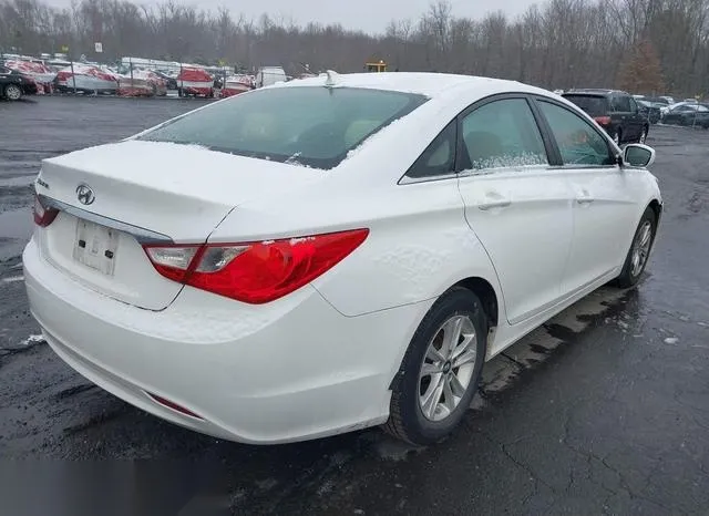 5NPEB4ACXDH577692 2013 2013 Hyundai Sonata- Gls 4