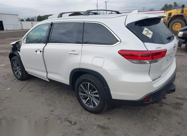 5TDJZRFH9KS598746 2019 2019 Toyota Highlander- Xle 3