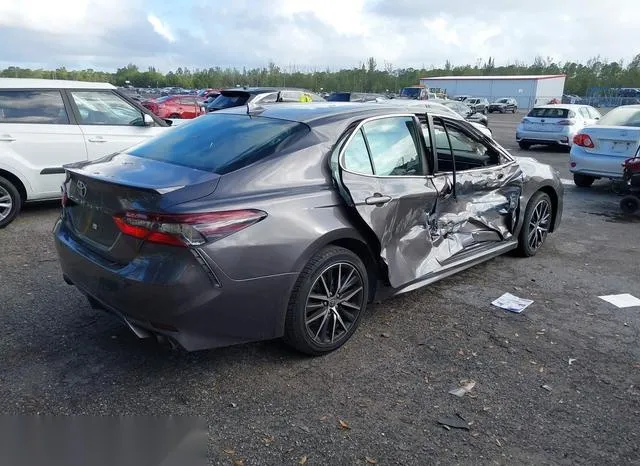 4T1T11AK5NU645660 2022 2022 Toyota Camry- SE 4