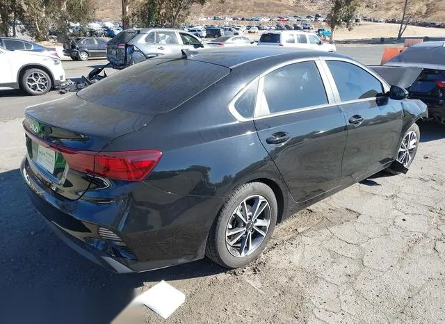 3KPF24AD5PE648240 2023 2023 KIA Forte- Lxs 4