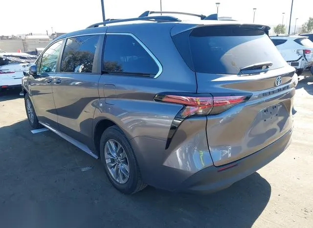 5TDKRKEC9MS062240 2021 2021 Toyota Sienna- LE 3