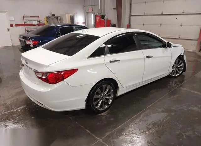 5NPEC4AC2DH805276 2013 2013 Hyundai Sonata- SE 4