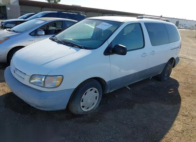 4T3ZF13C2WU011474 1998 1998 Toyota Sienna- LE 2