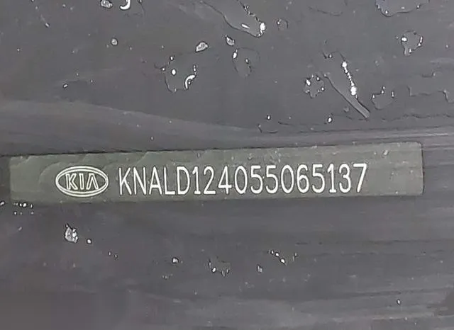 KNALD124055065137 2005 2005 KIA Amanti 9