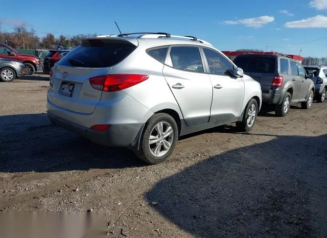 KM8JU3AC5DU605385 2013 2013 Hyundai Tucson- Gls 4