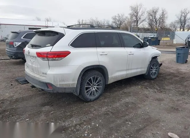 5TDJZRFH7HS472619 2017 2017 Toyota Highlander- SE 4