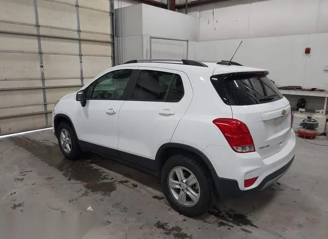 KL7CJPSB0MB343447 2021 2021 Chevrolet Trax- Awd Lt 3