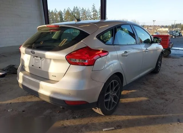 1FADP3M24JL233640 2018 2018 Ford Focus- Sel 4