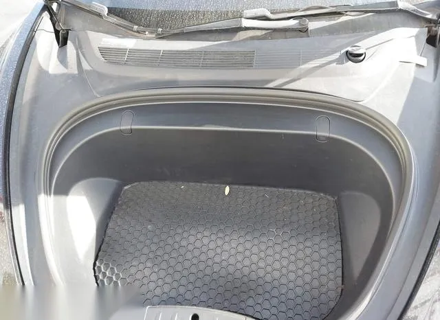 5YJ3E1EA1JF070972 2018 2018 Tesla Model 3- Long Range/Mid R 10