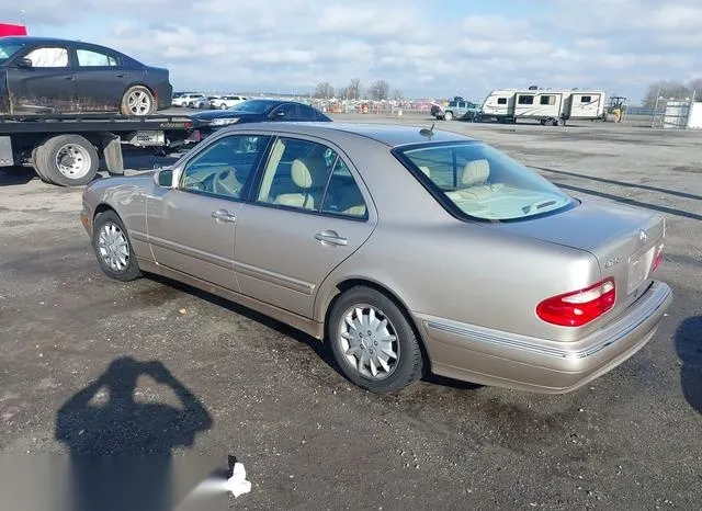 WDBJF65J3YB008244 2000 2000 Mercedes-Benz E 320 3