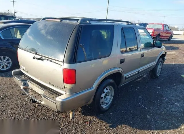 1GNDT13W7WK179219 1998 1998 Chevrolet Blazer 4