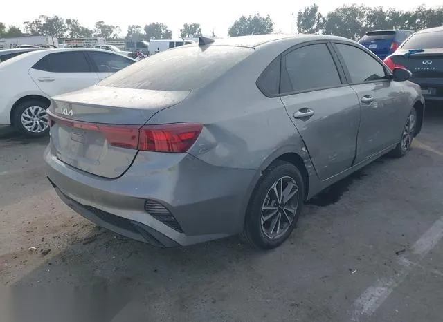 3KPF24AD5NE490186 2022 2022 KIA Forte- Lxs 4