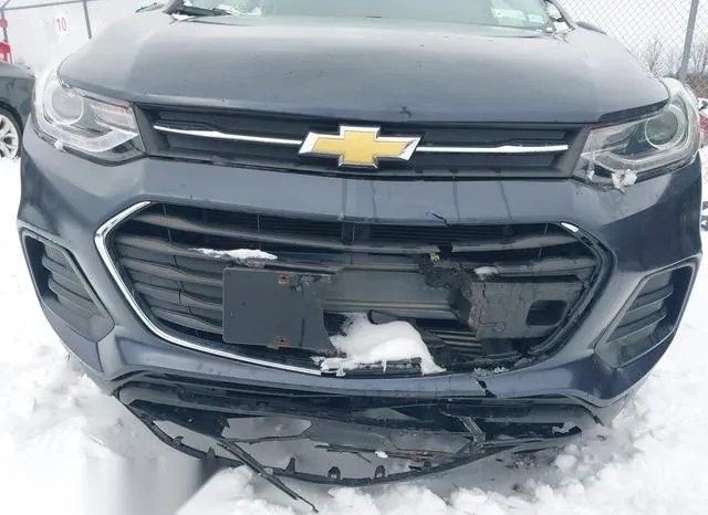 3GNCJPSB9JL417453 2018 2018 Chevrolet Trax- LT 6