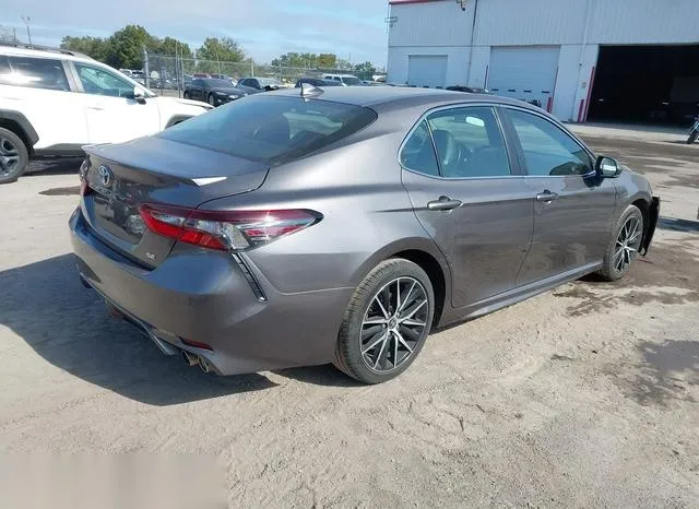 4T1G11AK2NU706030 2022 2022 Toyota Camry- SE 4