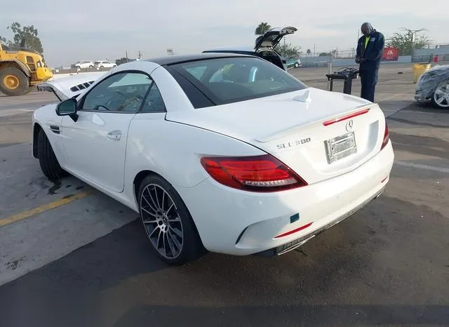 WDDPK3JA1KF157107 2019 2019 Mercedes-Benz SLC 300 3