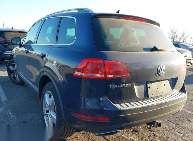 WVGEK9BP0CD006095 2012 2012 Volkswagen Touareg- Tdi Lux 3