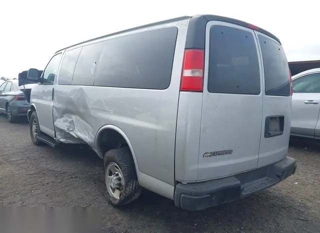 1GAWGEFP7L1271863 2020 2020 Chevrolet Express- Passenger Rw 3