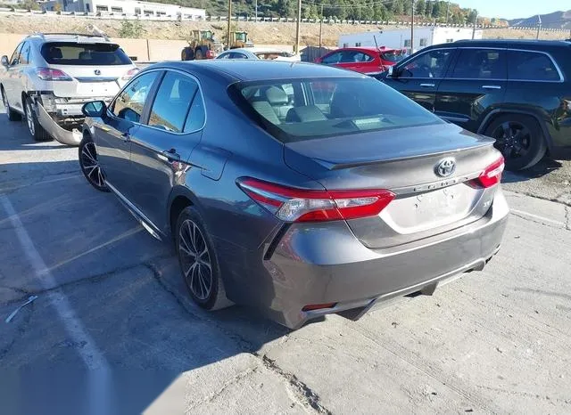 4T1B11HK6JU147916 2018 2018 Toyota Camry- SE 3