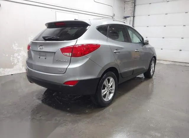 KM8JUCAC5DU757666 2013 2013 Hyundai Tucson- Gls 4